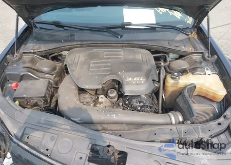 2014 Chrysler 300 300S z USA, uszkodzony, nr VIN 2C3CCAGG4EH384322